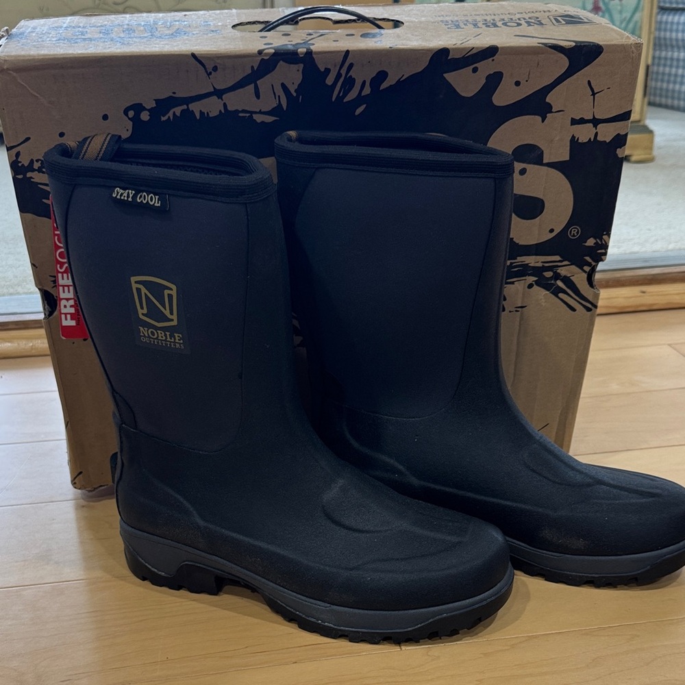 Noble Outfitters MUDS stay cool mid waterproof boots - size 10
